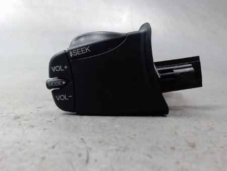COMMANDE AUTORADIO FORD FIESTA 2005-