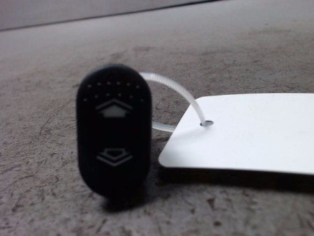 COMMANDE LEVE-GLACE PORTE AVD FORD FOCUS 98-04