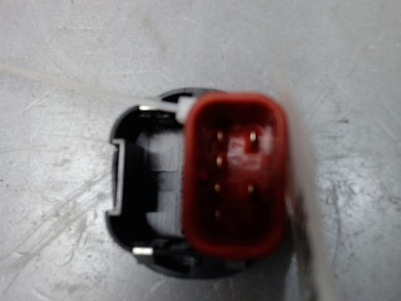 COMMANDE LEVE-GLACE PORTE AVD FORD FIESTA