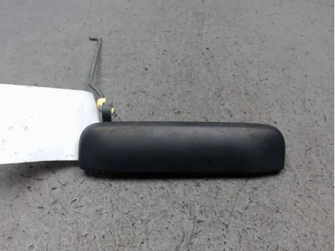 POIGNEE EXTERIEURE PORTE AVANT DROIT NISSAN KING-CAB