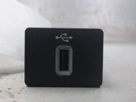 PORT USB/AUX FORD PUMA