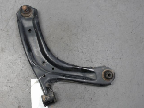 TRIANGLE INFERIEUR AVANT DROIT DACIA SPRING