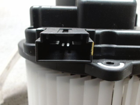 MOTEUR VENTILATEUR CHAUFFAGE HYUNDAI KONA
