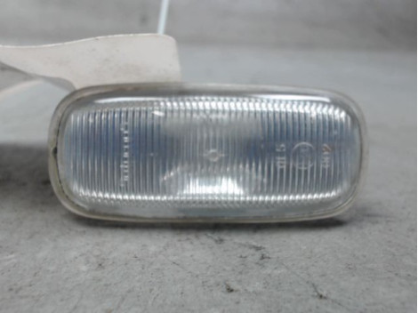 REPETITEUR AILE GAUCHE AUDI A3 2000-2003