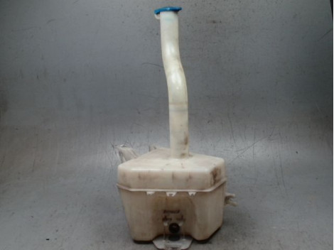 RESERVOIR LAVE-GLACE AVANT HYUNDAI TUCSON
