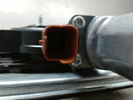 MECANISME+MOTEUR LEVE-GLACE AVANT DROIT DACIA SANDERO