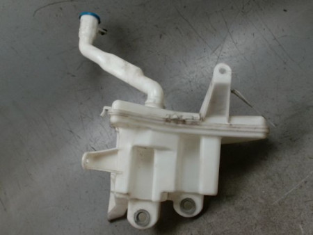 RESERVOIR LAVE-GLACE AVANT TOYOTA AURIS 2010-