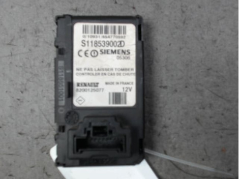 LECTEUR DE CARTE RENAULT SCENIC II PH1 02-06