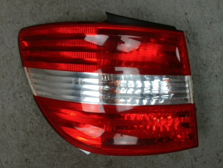 FEU ARRIERE GAUCHE  MERCEDES CLASSE B 05-08