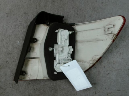 FEU ARRIERE GAUCHE  MERCEDES CLASSE B 05-08