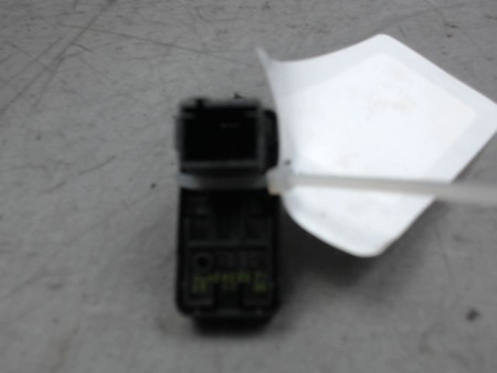 COMMANDE LEVE-GLACE PORTE AVD PEUGEOT PARTNER