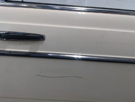 PORTE AVANT DROIT MERCEDES 200