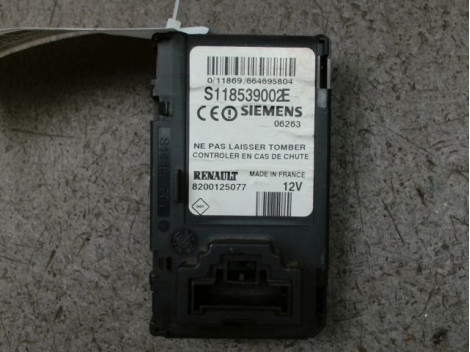 LECTEUR DE CARTE RENAULT SCENIC II PH2 2006-