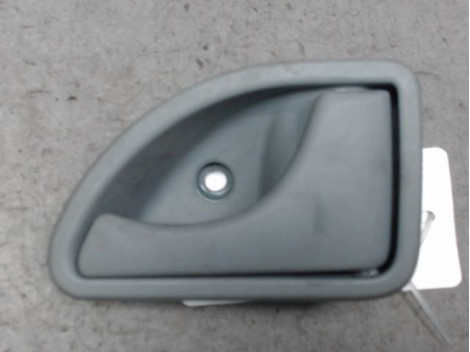 POIGNEE INTERIEURE PORTE AVANT DROIT RENAULT TWINGO PH.3 2000-2007