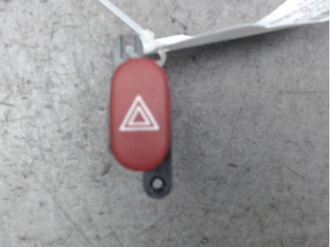 BOUTON DE WARNING RENAULT LAGUNA -98