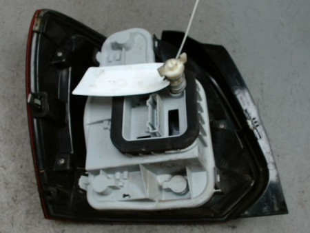 FEU ARRIERE DROIT VOLKSWAGEN POLO 2009-