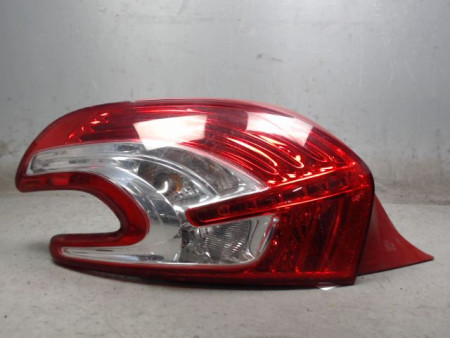 FEU ARRIERE GAUCHE  PEUGEOT 208