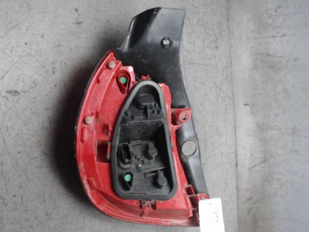 FEU ARRIERE DROIT RENAULT CLIO III 2009-