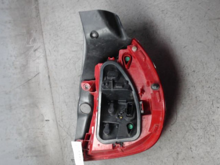 FEU ARRIERE GAUCHE  RENAULT CLIO III 2009-