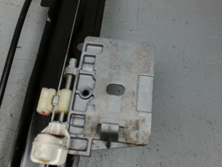 MECANISME+MOTEUR LEVE-GLACE AVANT GAUCHE MERCEDES CLA