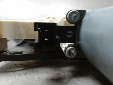 MECANISME+MOTEUR LEVE-GLACE AVANT GAUCHE MERCEDES CLA