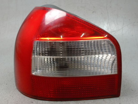 FEU ARRIERE GAUCHE  AUDI A3 2000-2003