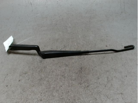 BRAS ESSUIE-GLACE AVANT GAUCHE VOLKSWAGEN POLO 94-99