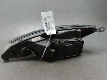 PHARE DROIT FORD FOCUS 98-04