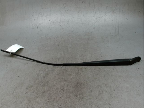 BRAS ESSUIE-GLACE AVANT DROIT RENAULT CLIO III ESTATE 2008-