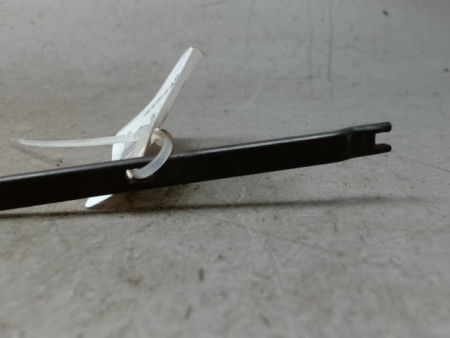 BRAS ESSUIE-GLACE AVANT GAUCHE RENAULT CLIO III ESTATE 2008-