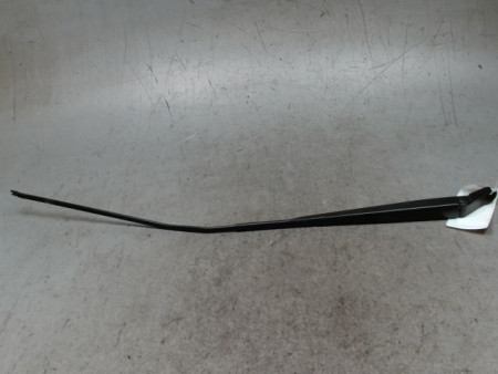 BRAS ESSUIE-GLACE AVANT DROIT RENAULT CLIO III ESTATE 2008-