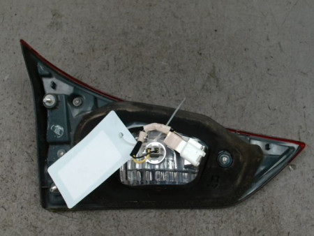 FEU ARRIERE INTERIEUR DROIT TOYOTA AURIS
