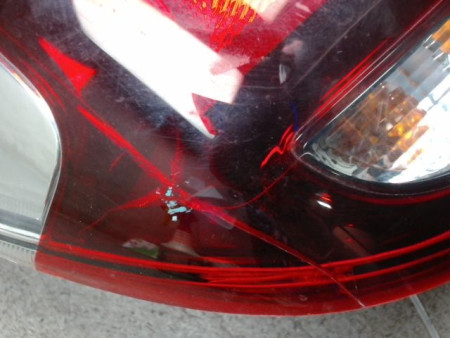 FEU ARRIERE GAUCHE  PEUGEOT 108