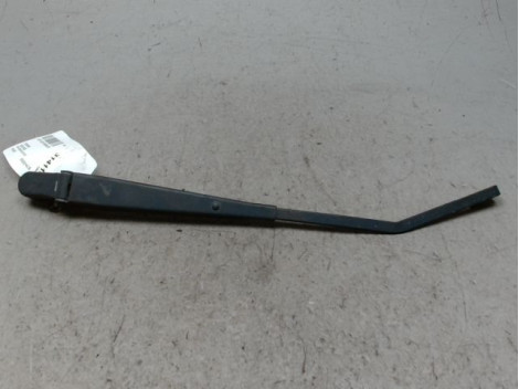 BRAS ESSUIE-GLACE AVANT DROIT JEEP JEEP WRANGLER