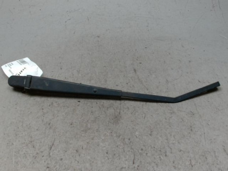 BRAS ESSUIE-GLACE AVANT DROIT JEEP JEEP WRANGLER