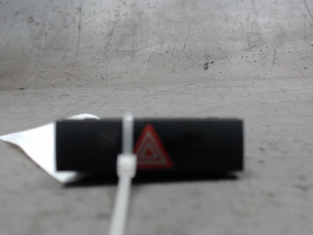 BOUTON DE WARNING AUDI A6 AVANT 2005-