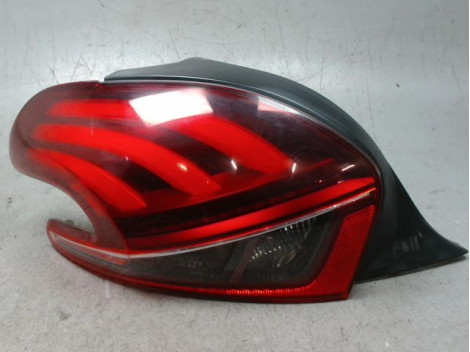 FEU ARRIERE GAUCHE  PEUGEOT 208