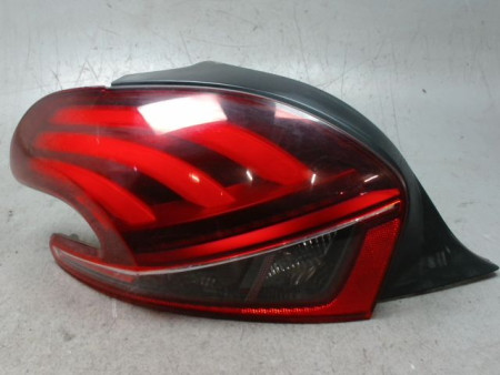 FEU ARRIERE GAUCHE  PEUGEOT 208
