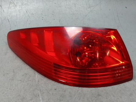FEU ARRIERE GAUCHE  PEUGEOT 607 2004-