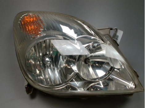 PHARE DROIT TOYOTA COROLLA VERSO 2002-2004
