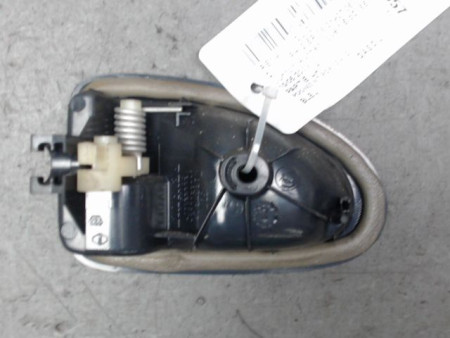 POIGNEE INTERIEURE PORTE AVANT DROIT RENAULT CLIO II PH.2 01-06