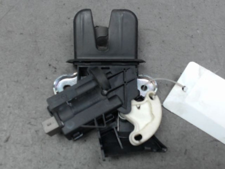 SERRURE COFFRE ARRIERE VOLKSWAGEN PASSAT 2005-