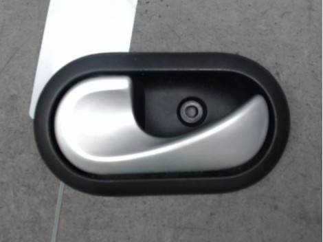 POIGNEE INTERIEURE PORTE AVANT GAUCHE DACIA DUSTER 2010-