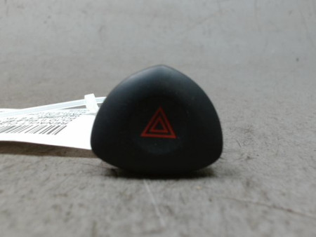 BOUTON DE WARNING RENAULT CLIO II PH.2 01-06