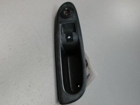 COMMANDE LEVE-GLACE PORTE AVD RENAULT CLIO II PH.2 01-06