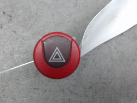 BOUTON DE WARNING PEUGEOT PARTNER -2002