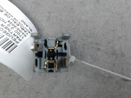BOUTON DE WARNING PEUGEOT PARTNER -2002