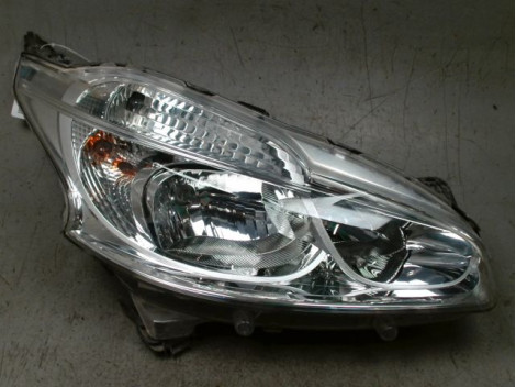 PHARE DROIT PEUGEOT 208