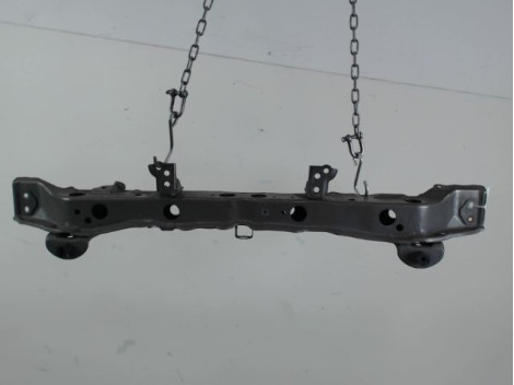 TRAVERSE SUPERIEURE ARMATURE AVANT TOYOTA YARIS