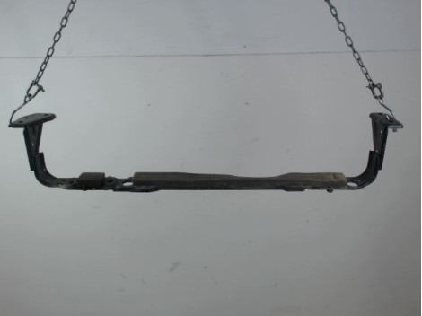 TRAVERSE INFERIEURE ARMATURE AVANT FORD T.CONNECT